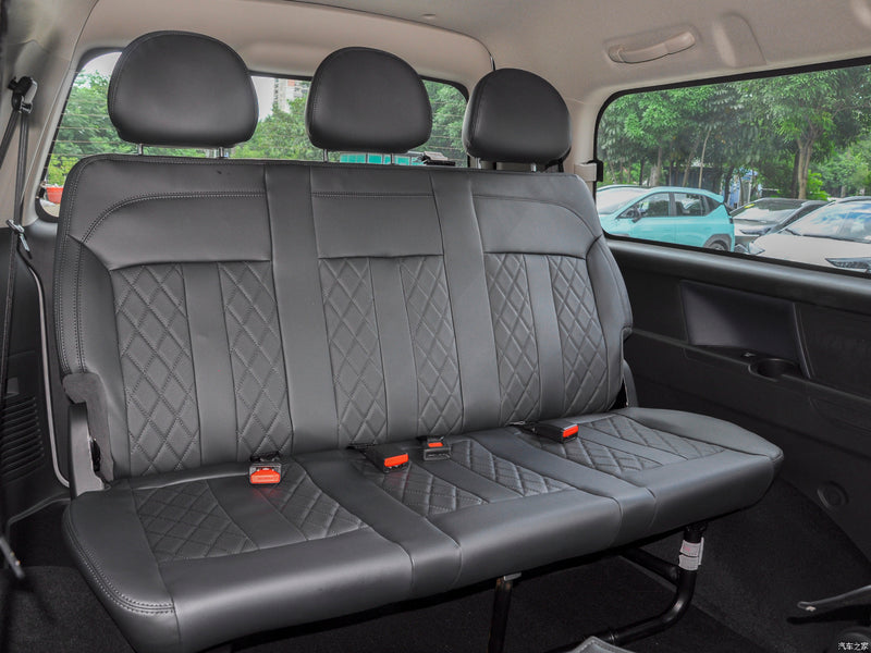 Van de pasajeros M5 Forthing Eléctrico 401km Rango Color Blanco/ Interior Negro