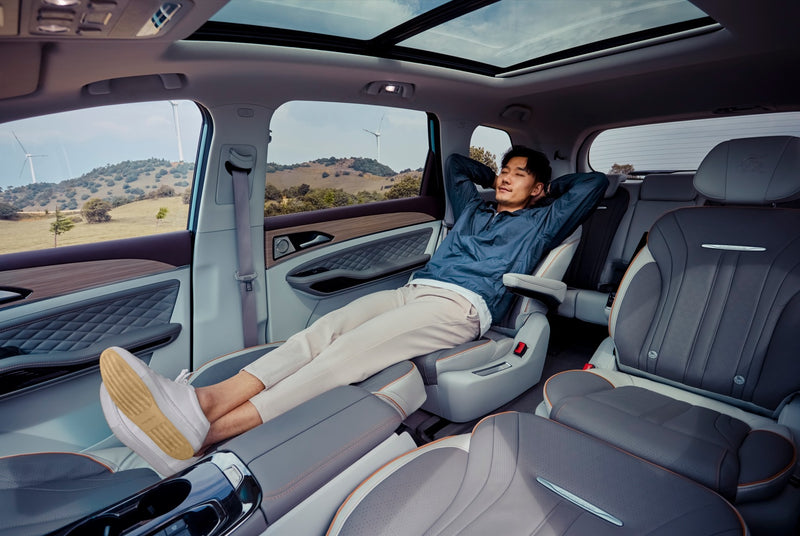 MPV YATCH 7 asientos Forthing Gasol. Vers. Exclusive 10 airbags 360° Cam Color Verde /Interi. Beige