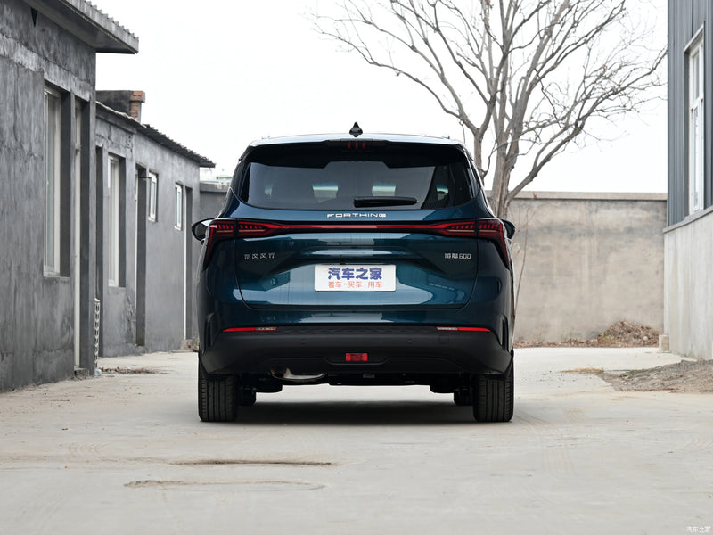 MPV YATCH 7 asientos Forthing Gasolina Vers Exclusive 10 airbags 360° Cam Color Cyan/ Interior Beige