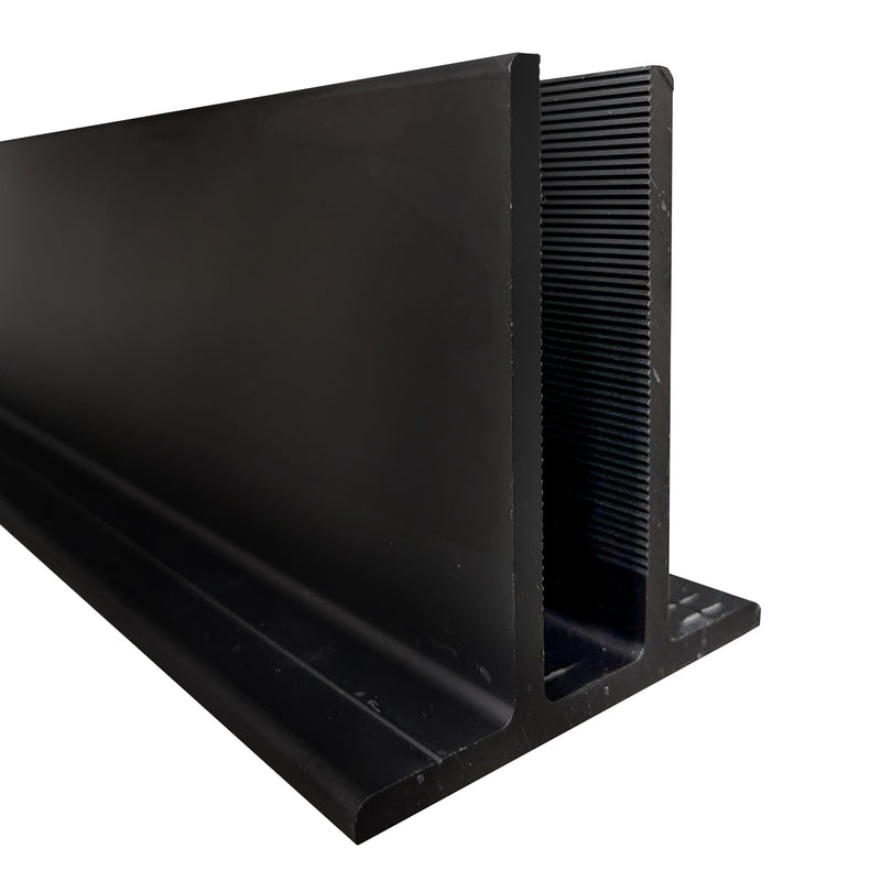 Perfil T invertido para baranda de vidrio. Acabado Negro. 5.85m de longitud