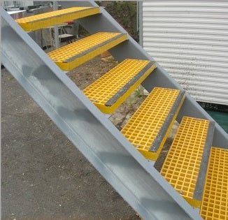 Rejilla grating 38x38X38mm fibra de vidrio amarilla antiresbalante 1.220 x 2.440 m.