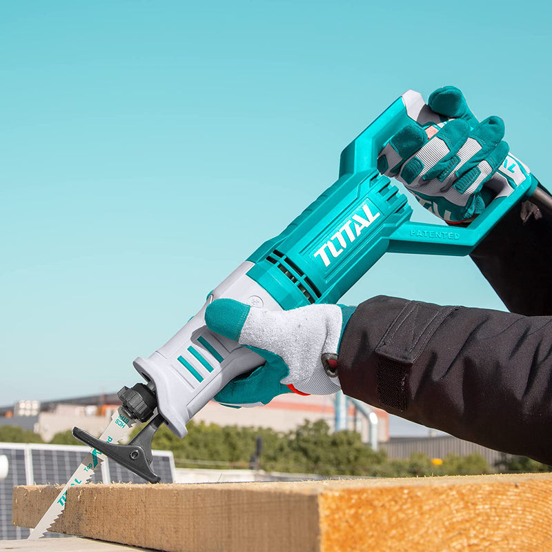 Sierra sable reciproca, Voltaje 110-120V~50/60Hz, Potencia de 750W,Velocidad sin carga:900-3300rpm