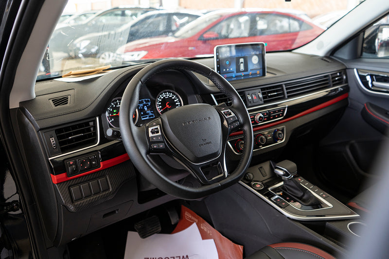 T5L SUV 7 Pasajeros Dongfeng Forthing 1.5T / 6AT automático . Confort Exterior ROJO / Interior Negro