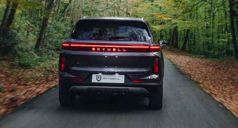 Vehículo Eléctrico SUV SKYWELL ET5 LV3 620km Autonomía 360°/TJA Color Gris/ Interior Negro