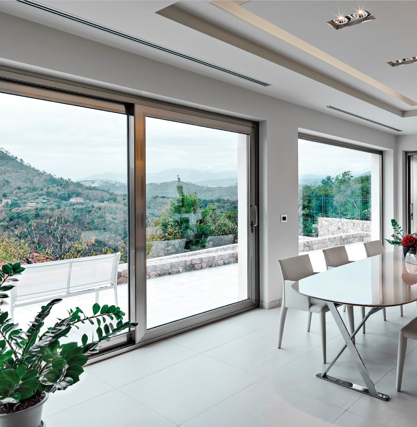 Hoja Perimetral con Junquillo. Serie Elevable Europa. Color Blanco