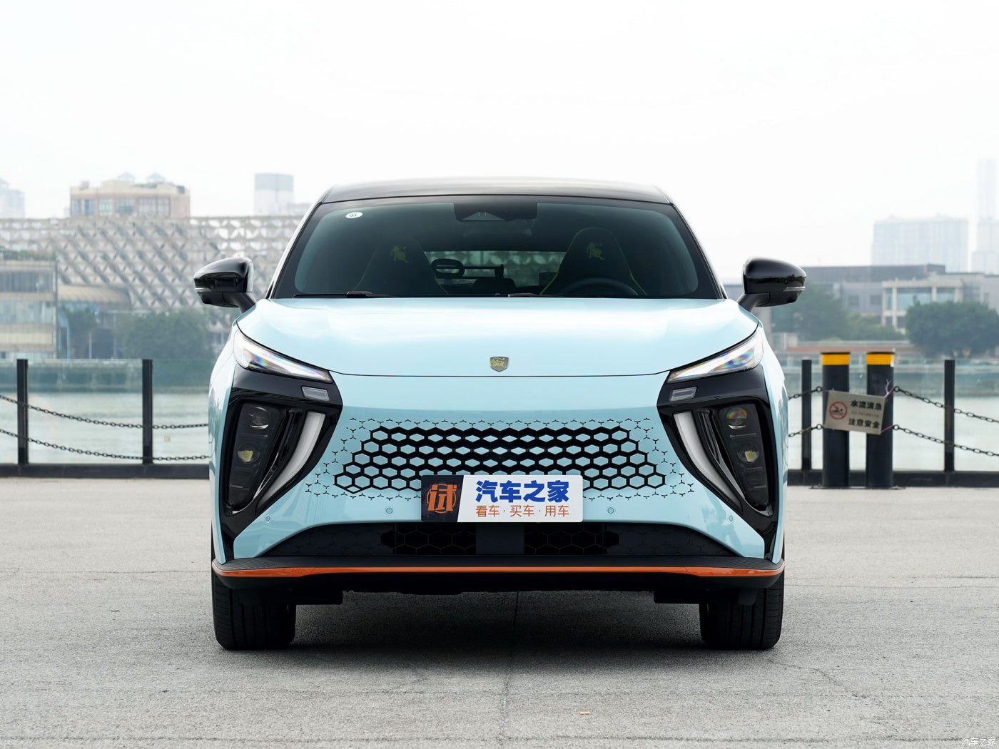 Carro Eléctrico SUV EV Friday 600km Forthing Version Noble type 360° Cam Color Azul /Interior Negro