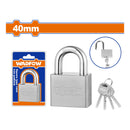 Candado de hierro con aleta tipo cuadrado de 40mm. Forma cuadrada. Incluye 4 llaves de hierro.