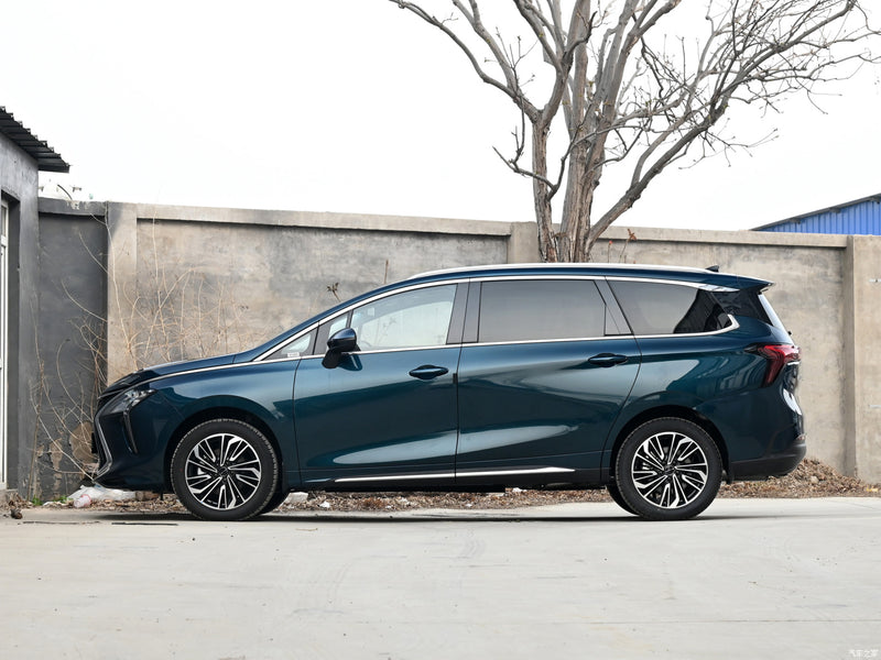 MPV YATCH 7 asientos Forthing Gasolina Vers Exclusive 10 airbags 360° Cam Color Cyan/ Interior Beige