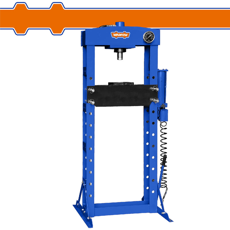 Prensa Hidraúlica de 20Ton. Rango de Trabajo: 0-900mm. Carrera: 175mm.