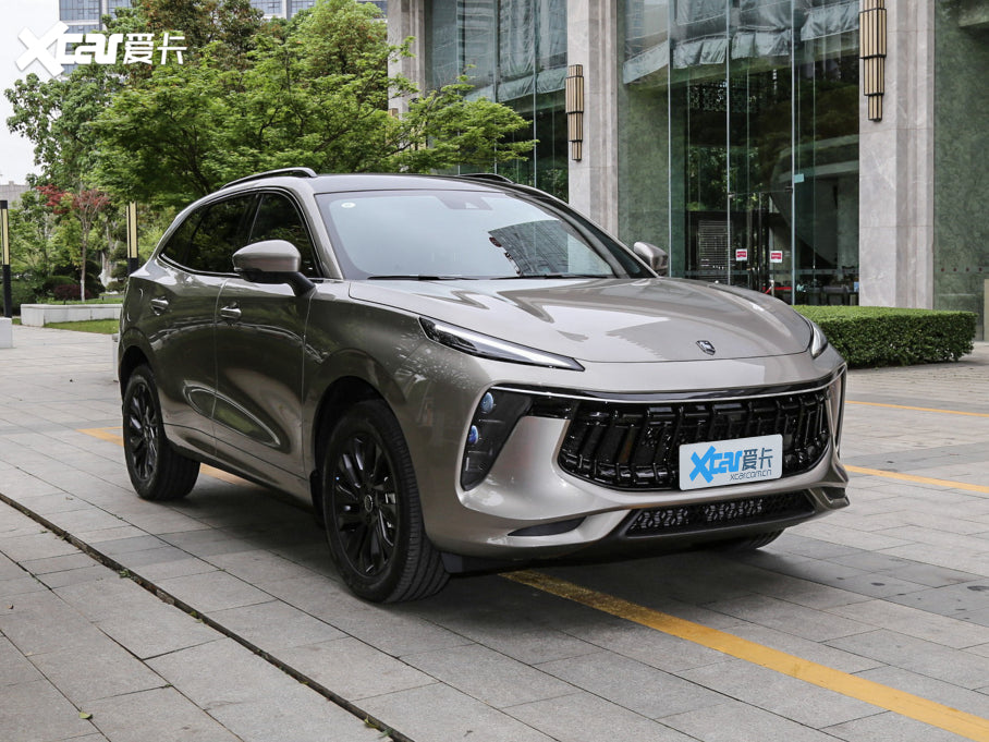 SUV T5 EVO Dongfeng Forthing Gasolina Version Exclusive 8 airbags Color Gris Oscuro / Interior Rojo